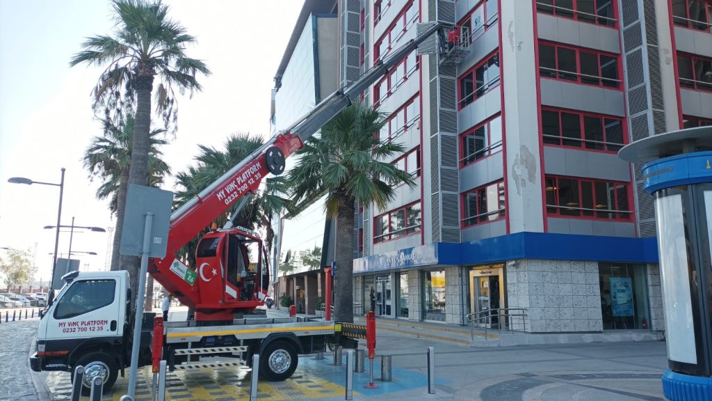 WhatsApp Image 2025-12-03 at 23.47.19 (1)